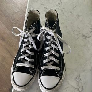 Converse Chuck Taylor All Star Hi Sneaker - Black